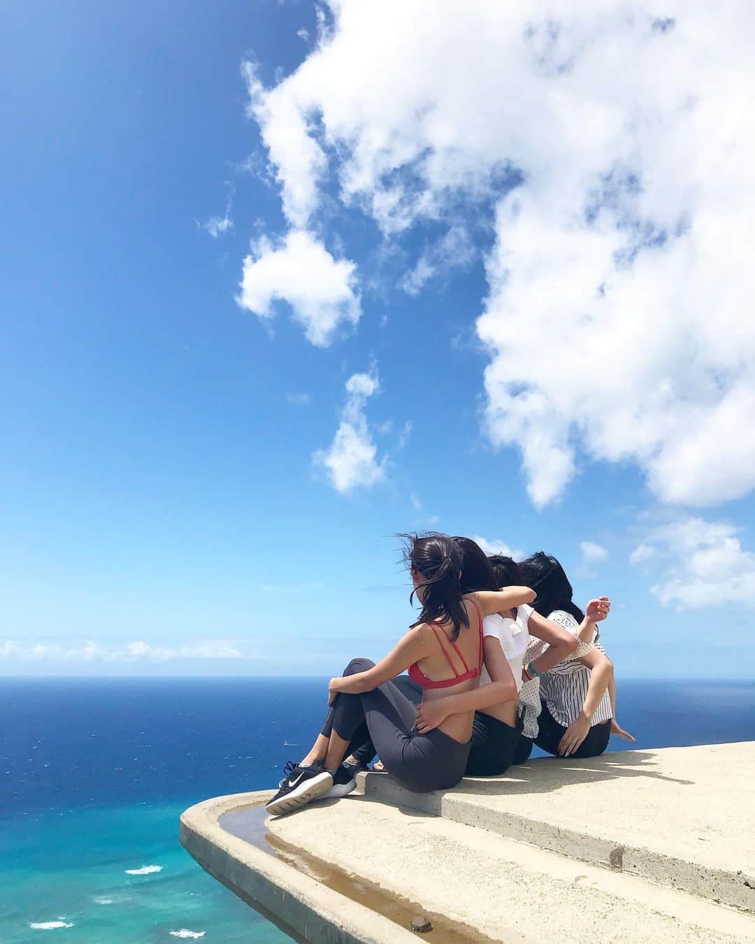 久保りさのインスタグラム：「I need ya, Hawaii🌺 anyone else?」