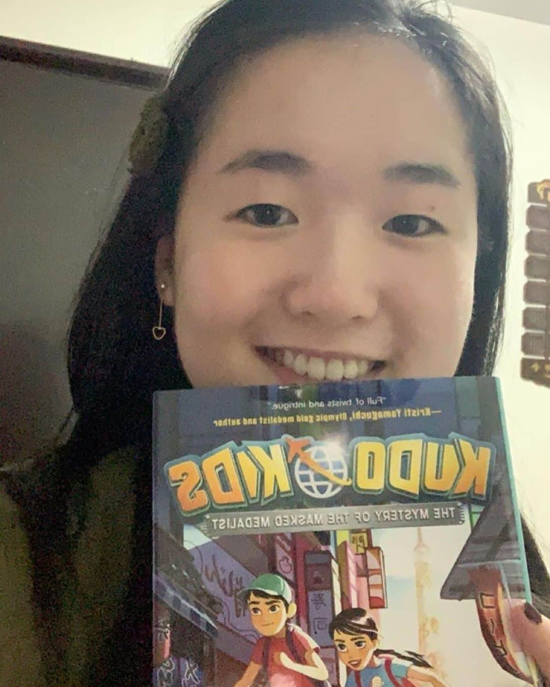 アレックス・シブタニさんのインスタグラム写真 - (アレックス・シブタニInstagram)「We love seeing your #KudoKids book pics!! We haven’t been able to go on a book tour because of the pandemic, but it makes us so happy to see people reading and enjoying the adventure! If you haven’t gotten it yet, pick up a copy of Kudo Kids: The Mystery of the Masked Medalist at your local bookstore! 📖🗼🏅  #KudoKids #shibsibs #middlegradebooks #middlegradefiction #mysterybooks #asianamerican #bookstagram #books」2月11日 11時08分 - shibsibs