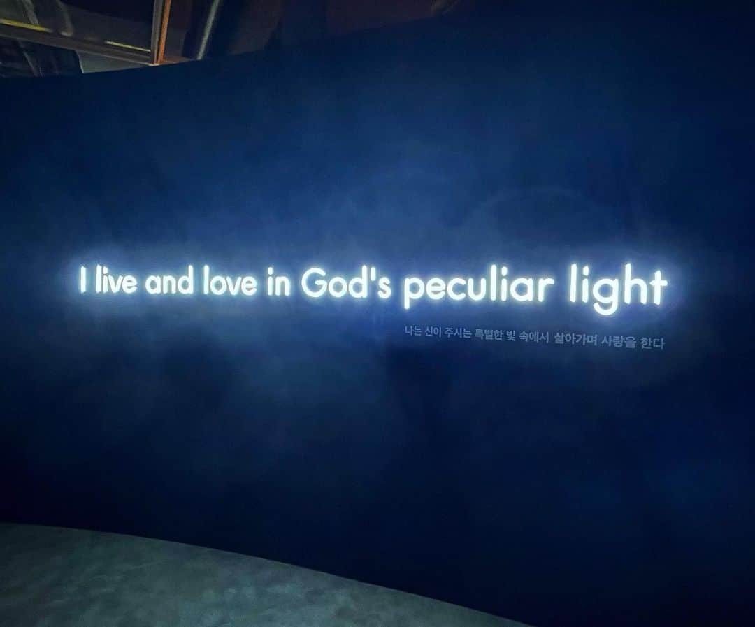 ティア さんのインスタグラム写真 - (ティア Instagram)「I live and love in God’s peculiar light. 나는 신이 주시는 독특한 빛 속에서 살아가며 사랑을 한다.  -Michelangelo」2月11日 11時09分 - tia_0315