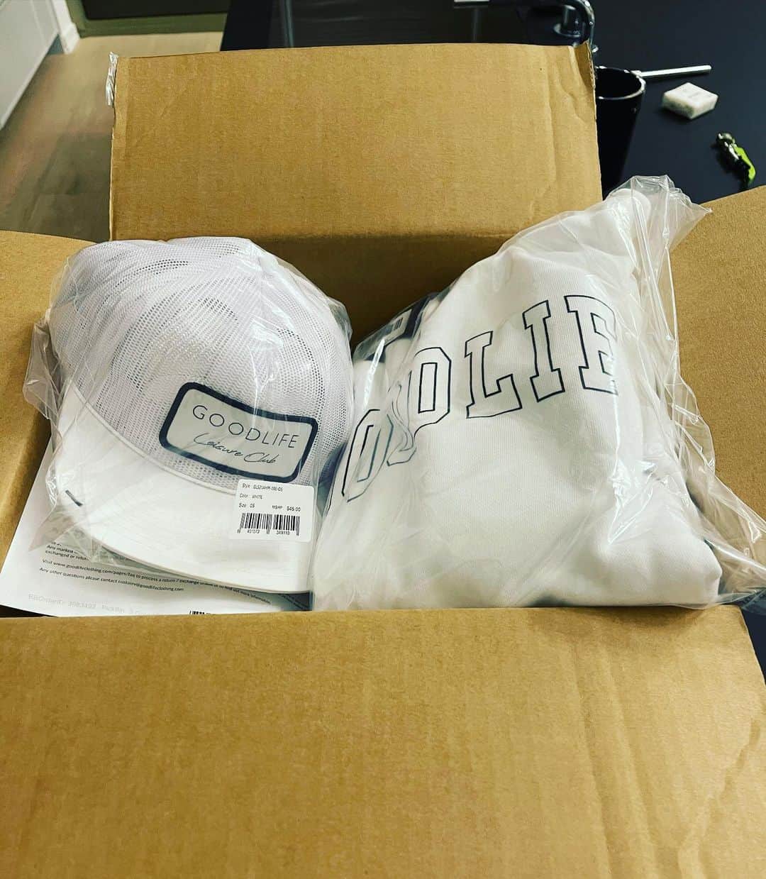 のインスタグラム：「Love coming home to some new gear. @goodlife_clothing @chris.molnar @spodz67  Thanks boys.」