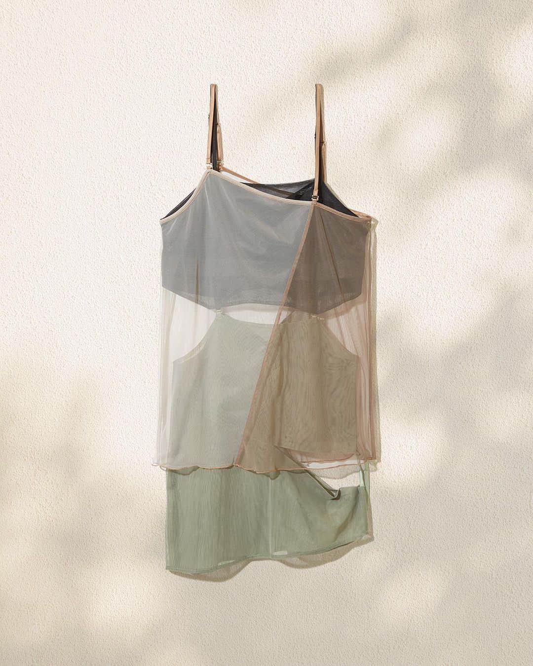 leinwande_officialさんのインスタグラム写真 - (leinwande_officialInstagram)「Augustus Combination Cami&Dress is available for pre-order.  #leinwande #leinwände #leinwande21ss」2月11日 12時15分 - leinwande_official