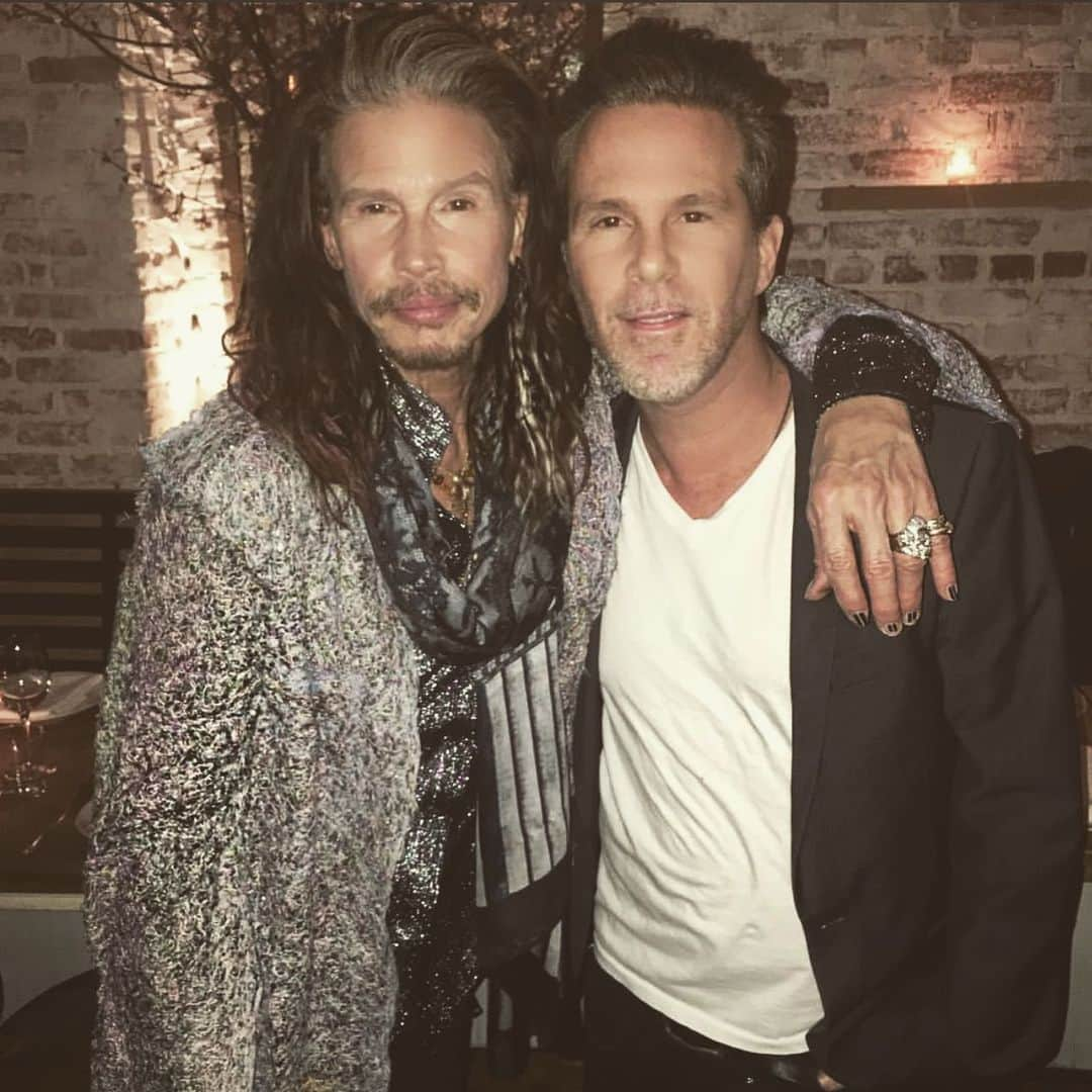 scottlippsさんのインスタグラム写真 - (scottlippsInstagram)「I love Facebook memories, 4 years ago with one of my favorite humans... @iamstevent , yes, I miss people. #lotsa #love #steventyler」2月11日 12時16分 - scottlipps