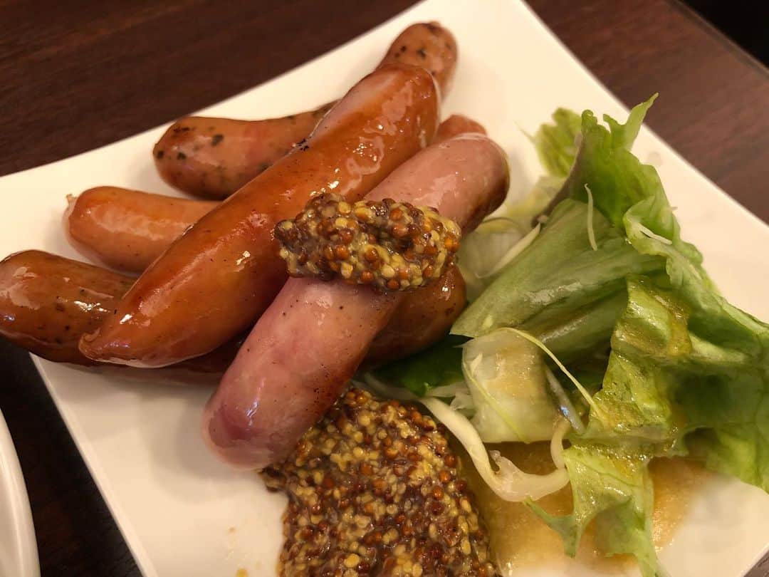 職人.comさんのインスタグラム写真 - (職人.comInstagram)「見学した後、青山ビル一階にて、オムライスの元祖「北極星」でお昼ご飯を食べました。初めてです。良い機会になりました。 @shokunincom  #職人ドットコム #京都市 #キッチン用品 #調理道具 #料理道具 #台所道具 #手仕事 #暮らしの道具 #暮らしを楽しむ #工芸品 #民芸 #民藝 #器のある暮らし #焼き物 #北極星 #北極星オムライス #北極星のオムライス #青山ビル #青山ビル北浜 #青山ビル大阪 #北浜 #伏見町 #有形文化財 #登録有形文化財 #文化財テナント」2月11日 12時17分 - shokunincom