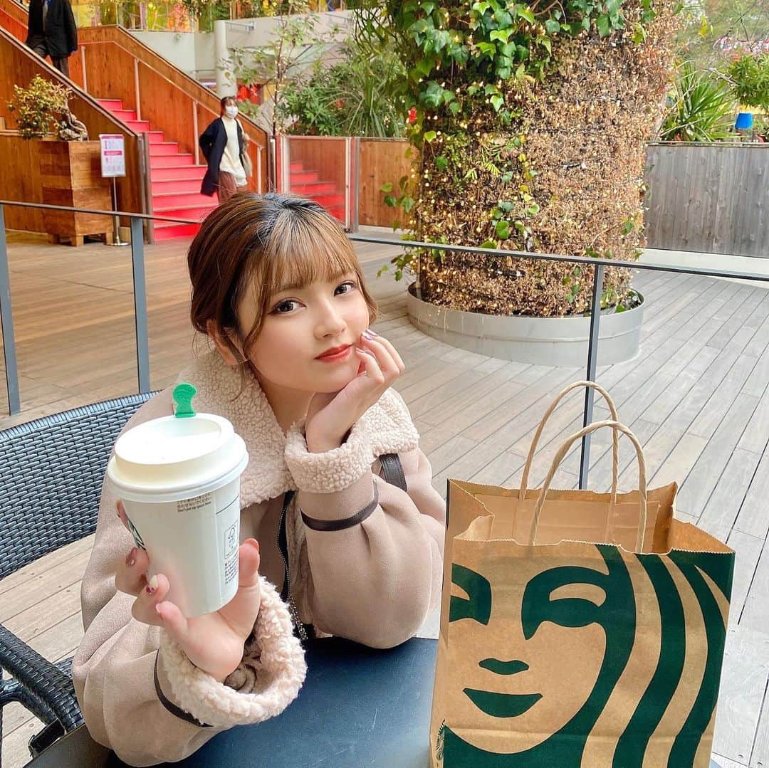 のインスタグラム：「スタバデートでもいかが？☕️💕」