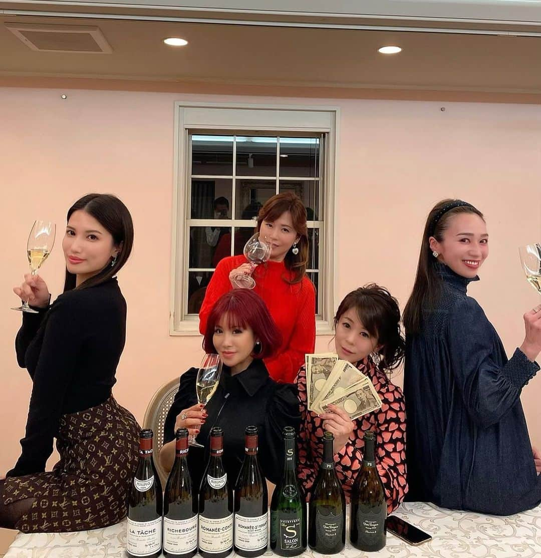 マッキーーーさんのインスタグラム写真 - (マッキーーーInstagram)「楽しかったなぁ🍷 #ブラインドテイスティング  #ワイン会 @fukuchan_0414 が、まさかの全正解 #関西女子チーム #ロマネコンティ  #ラターシュ #時価総額4桁越え #賞金100万円 #drc #romaneeconti  #latache  #romaneestvivant  #richebourg  #salon  #domperignonp2」2月11日 12時29分 - g_dramaki_