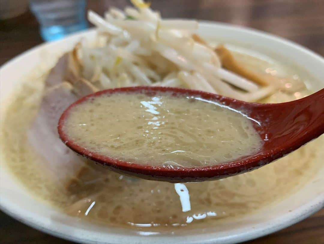 SUSURUさんのインスタグラム写真 - (SUSURUInstagram)「味噌麺処 花道@野方 海老味噌ラーメン、チンピラ玉子 お気に入りの味噌ラーメン店、花道さんへ。 初めての海老味噌ラーメンを注文。 ブワッと海老香る味噌スープめっちゃ旨！ モチモチ花道麺との相性も抜群です🍥 気になっていたカレーライスも出汁効いてて美味しかったです🍛 #susuru_tv #味噌麺処花道 #花道 #野方 #東京 #海老味噌ラーメン #チンピラ玉子 #カレーライス #超うまい  #ラーメン #らーめん #ramen #ラーメン部 #ramennoodles #毎日ラーメン生活 #麺スタグラム #japaneseramen #japanramen #foodstagram #foodie #noodles #instanoodle #instaramen #instafood #susururecommended #東京ラーメン #味噌ラーメン」2月11日 12時42分 - susuru_tv