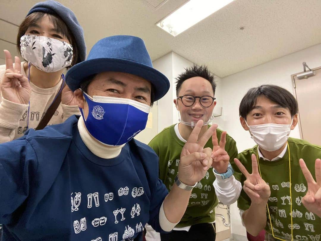 笠井信輔さんのインスタグラム写真 - (笠井信輔Instagram)「世界ダウン症デー　キックオフ　イベント 13時からまもなくスタートです  パラスポーツのオンライン会場から間に合いました  こっちも盛り上げていきます  司会のけん太くんと水戸川さんから、新しい帽子をプレゼントしてもらいました  うれしい❣️ やる気100%です」2月11日 12時52分 - shinsuke.kasai