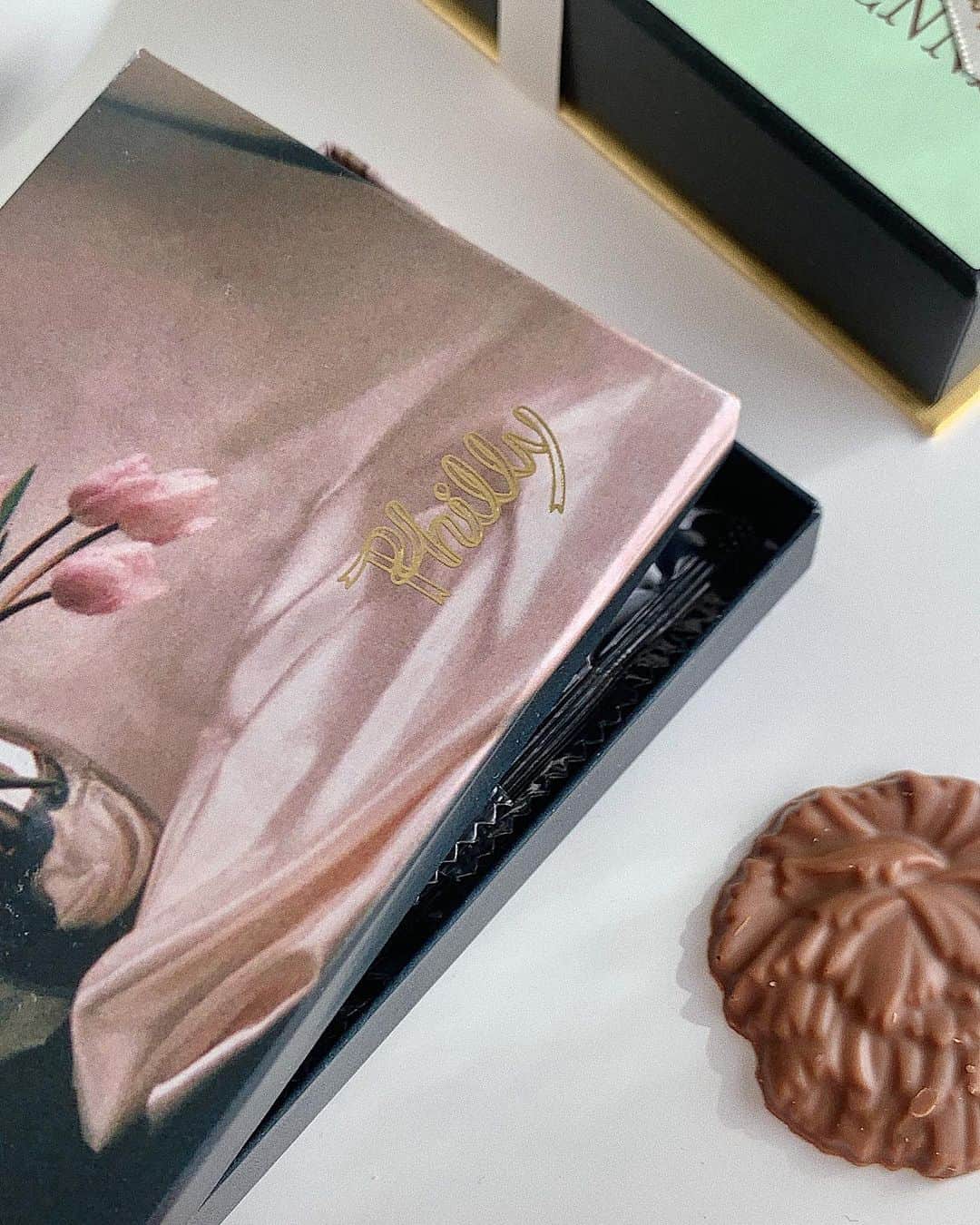 中谷愛さんのインスタグラム写真 - (中谷愛Instagram)「my chocolate..🍫 #phillychocolate」2月11日 12時57分 - aixox3