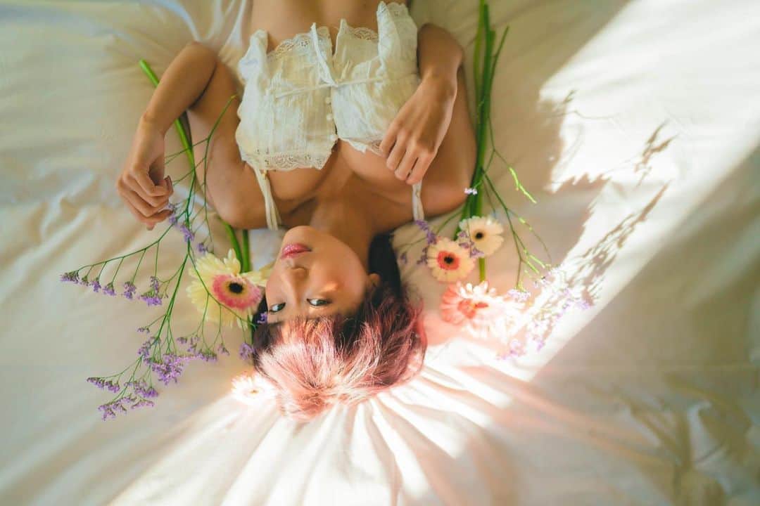 ななせ結衣のインスタグラム：「そろそろ春っぽくなってほしいな〜🌸  . . .  #gravureidol #photography  #グラビア  #glamour #gravure #sexy #sexyhot #asian #asianbeauty #Japanese #instagood  #igers  #性感內衣 #泳衣  #泳衣系列  #インスタグラビア   #instalove #粉我  #그라비아 #섹시한  #얼스타그램#일본#섹시#일상#소통#팔로우#赞#性感的」