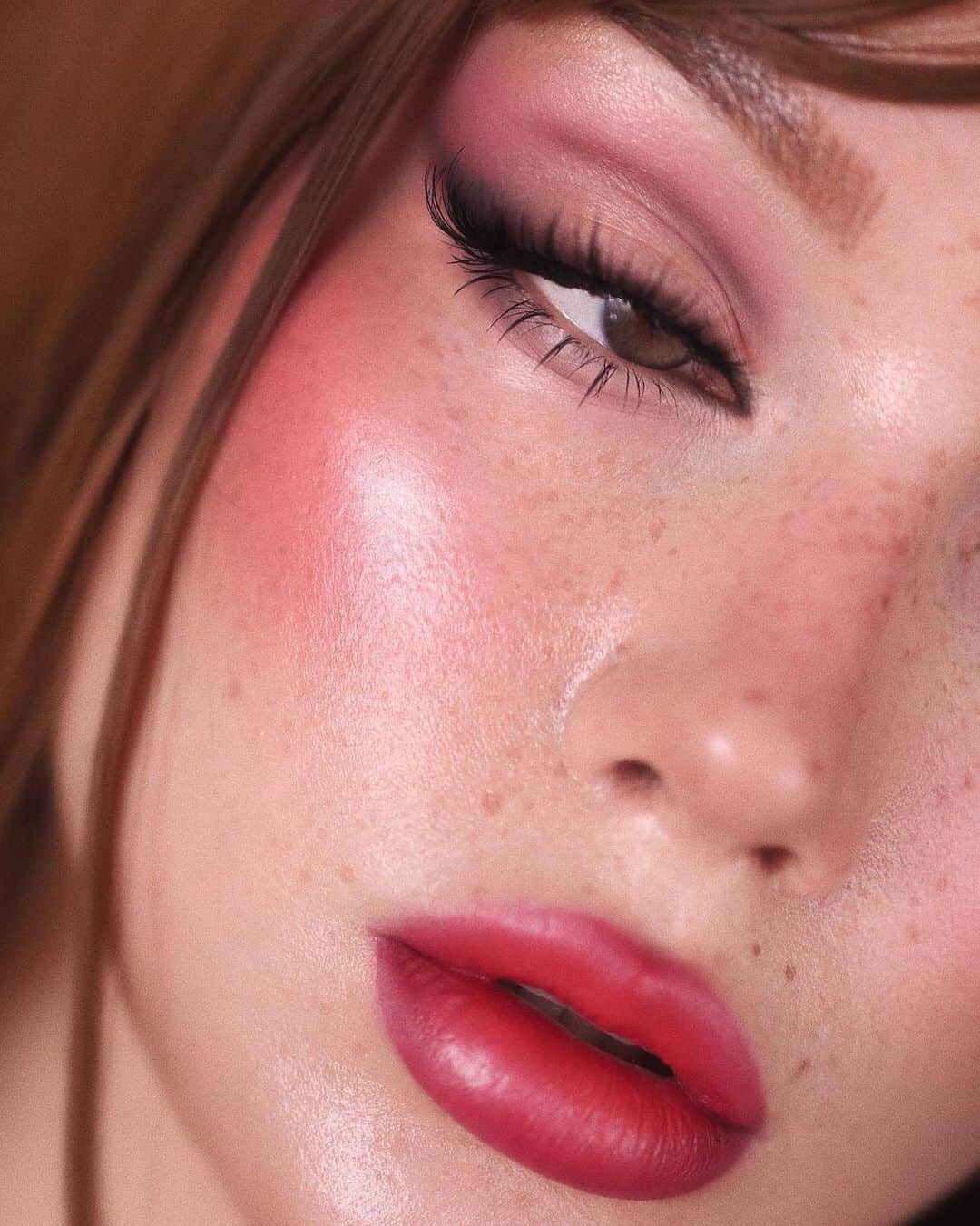 Kylie Cosmeticsさんのインスタグラム写真 - (Kylie CosmeticsInstagram)「harmony velvet lip kit 💋✨ gorgeous glam by @olgadann」2月11日 23時49分 - kyliecosmetics