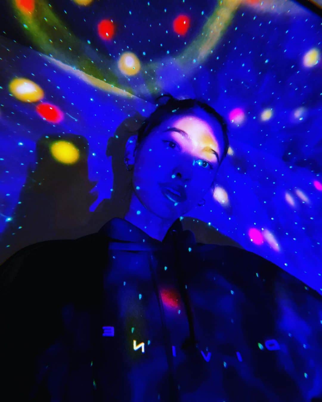 メロディー洋子のインスタグラム：「I’m here to be free. Im here to be me.   Let’s own our greatness and let’s own our greatest expression.  I am brave. I am courageous. I dance to the own beat of my drum. And sometimes, we dance together.   自分に自身。広めましょう。」