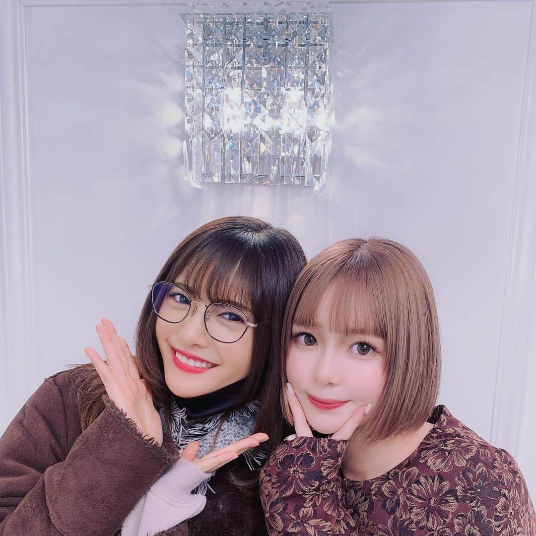 美沙玲奈のインスタグラム：「♥♥♥♥♥ ももちゃん🍑変わらず鬼可愛いヤバい🥰///// 写真撮ってくれて嬉しいぃぃ😭🙏🏻 神推しだし天使だし目の保養だし癒し‥🥰💓💓💓」