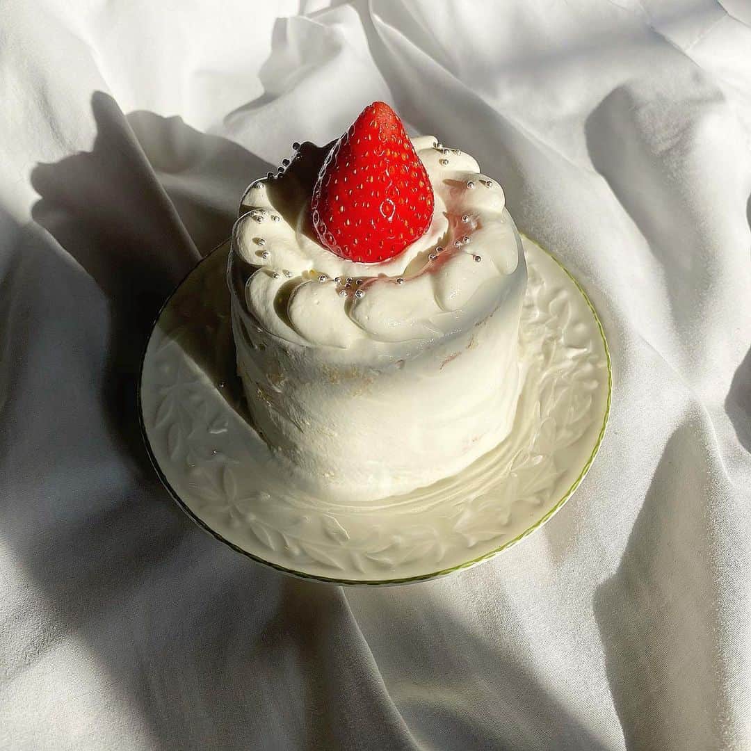 平塚麗奈さんのインスタグラム写真 - (平塚麗奈Instagram)「・ うちの妹天才^ ^🤍 可愛いケーキ作ってくれたの🍰」2月11日 22時37分 - hiratsuka_reina