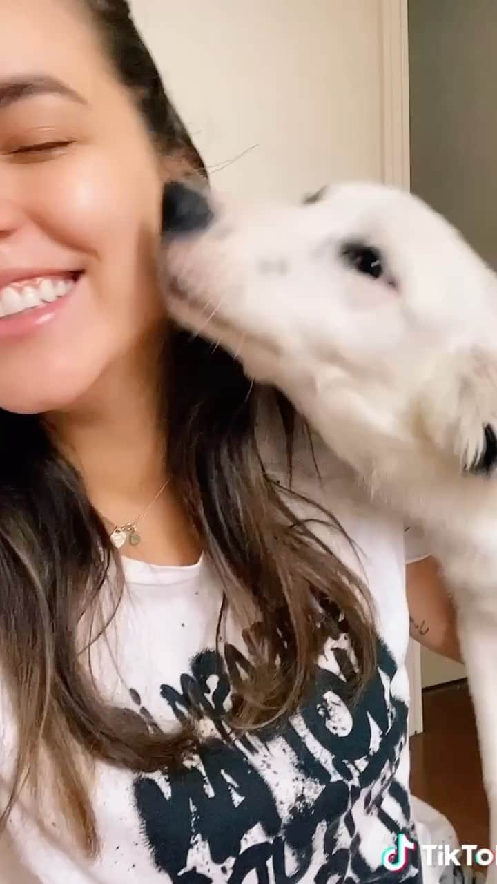 Bruna Unzuetaのインスタグラム：「Será que eu entendi direito? Eu que sou o Pet dele então? Hahahahah」