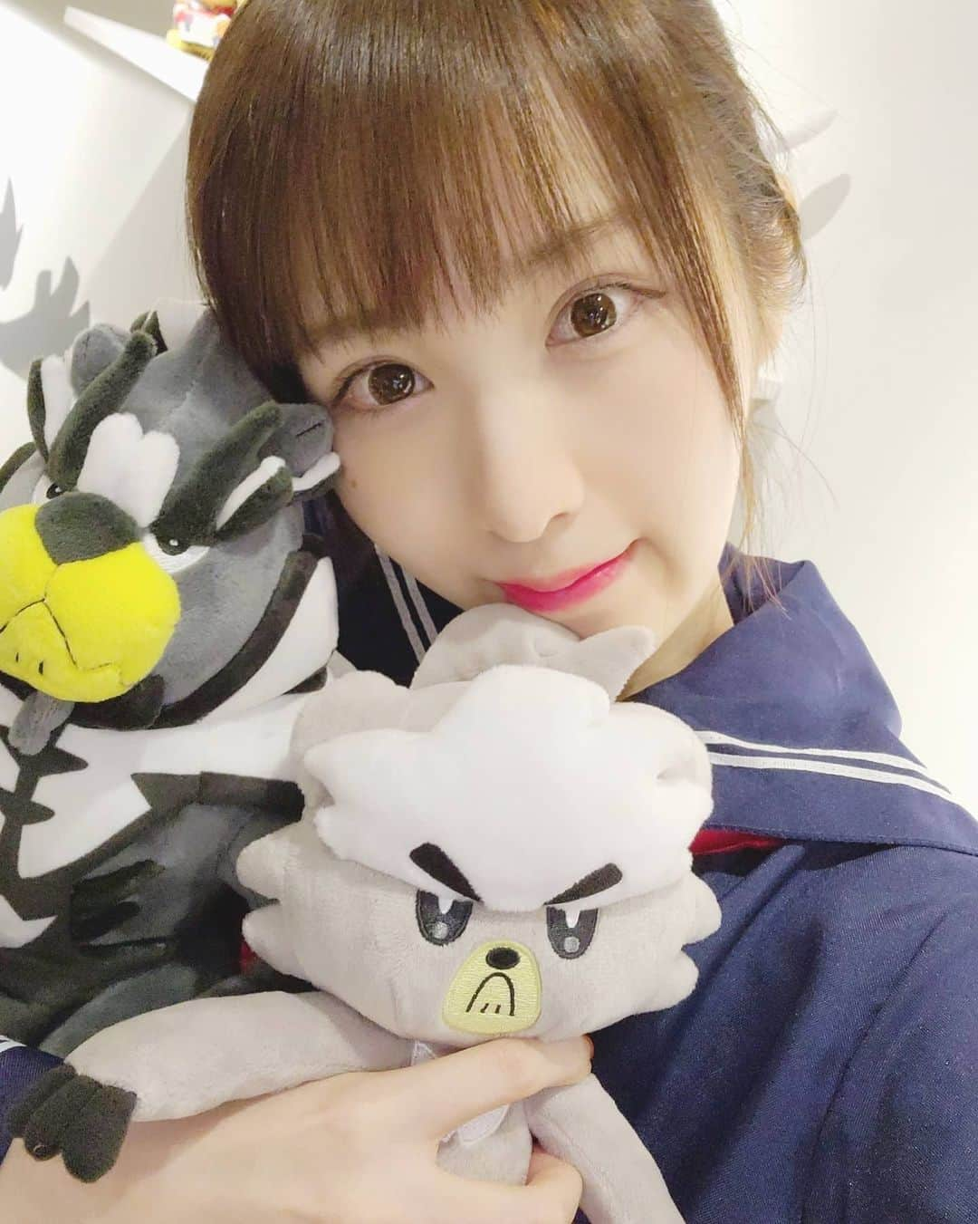 小田桐奈々さんのインスタグラム写真 - (小田桐奈々Instagram)「Kubfu and Urshifu✨  ダクマとウーラオス🐻👊 鎧の孤島でダクマと旅してたら後ろついてきたりパンチキックしてる姿が可愛くて好きになっちゃったね…(ちょろい) * * #ななっぷる #ポケカチャンネル」2月11日 23時02分 - odagirinana