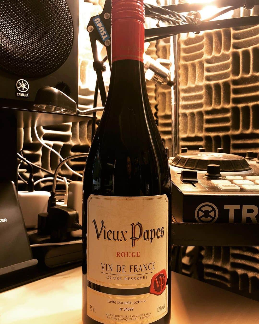 神田雄一朗のインスタグラム：「今夜はフランスです🍷」