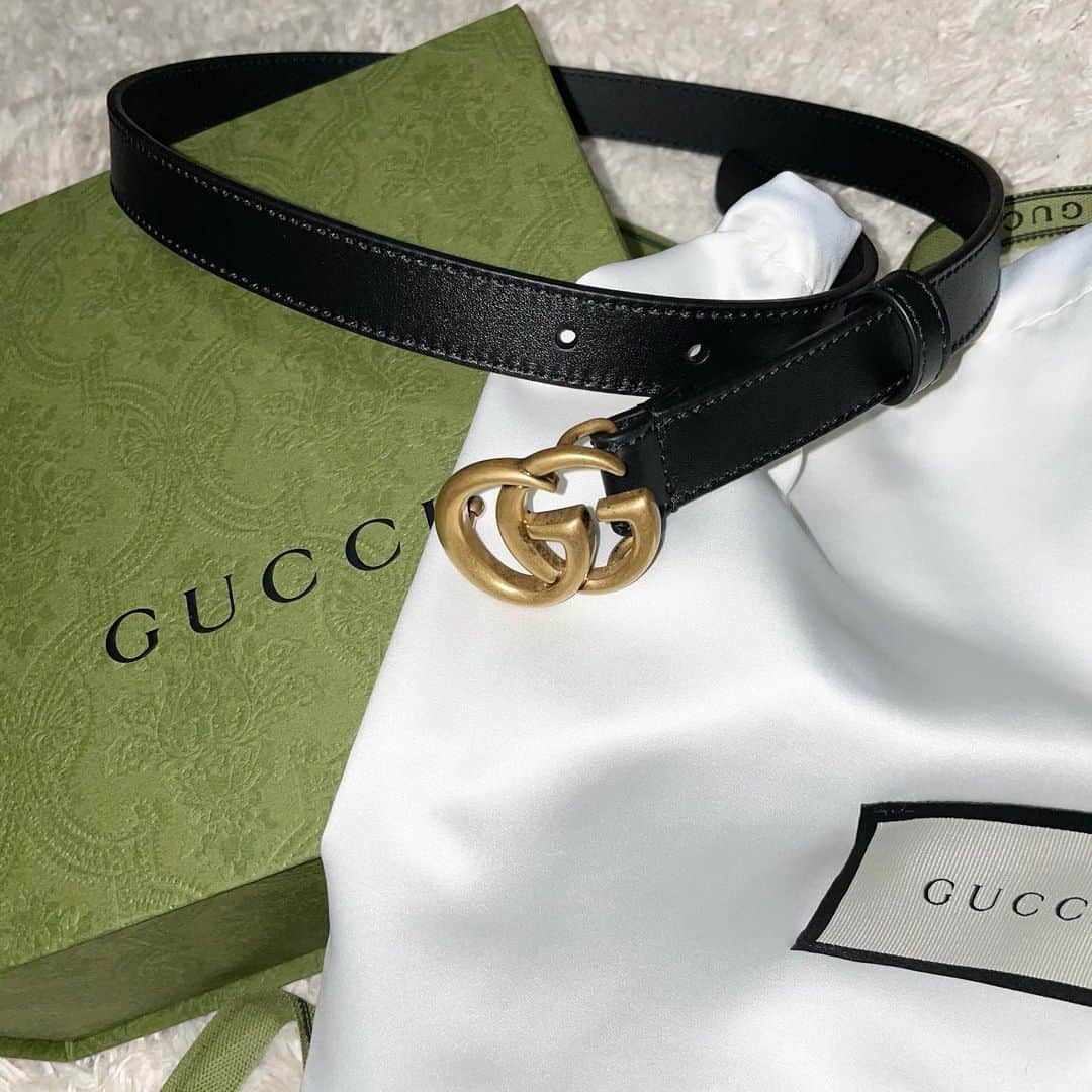渡邊真由のインスタグラム：「new!😍😍😍 ベルトも箱もかわいい。💚  #gucci #guccibelt」