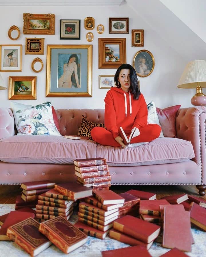 ラグ&ボーンのインスタグラム：「Read up: our City Sweats are made using 100% organic cotton French Terry. Each piece is lightweight and soft, breathable and made to mix and match with the rest of the collection — plus everything else in your wardrobe. @jessicawang」