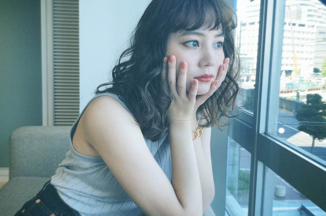 NANAMIさんのインスタグラム写真 - (NANAMIInstagram)「髪の毛長いのが懐かしい🦕 去年のオフショット @osakana_yuki  さん撮影📷 #NANAMI」2月11日 23時31分 - nanami023