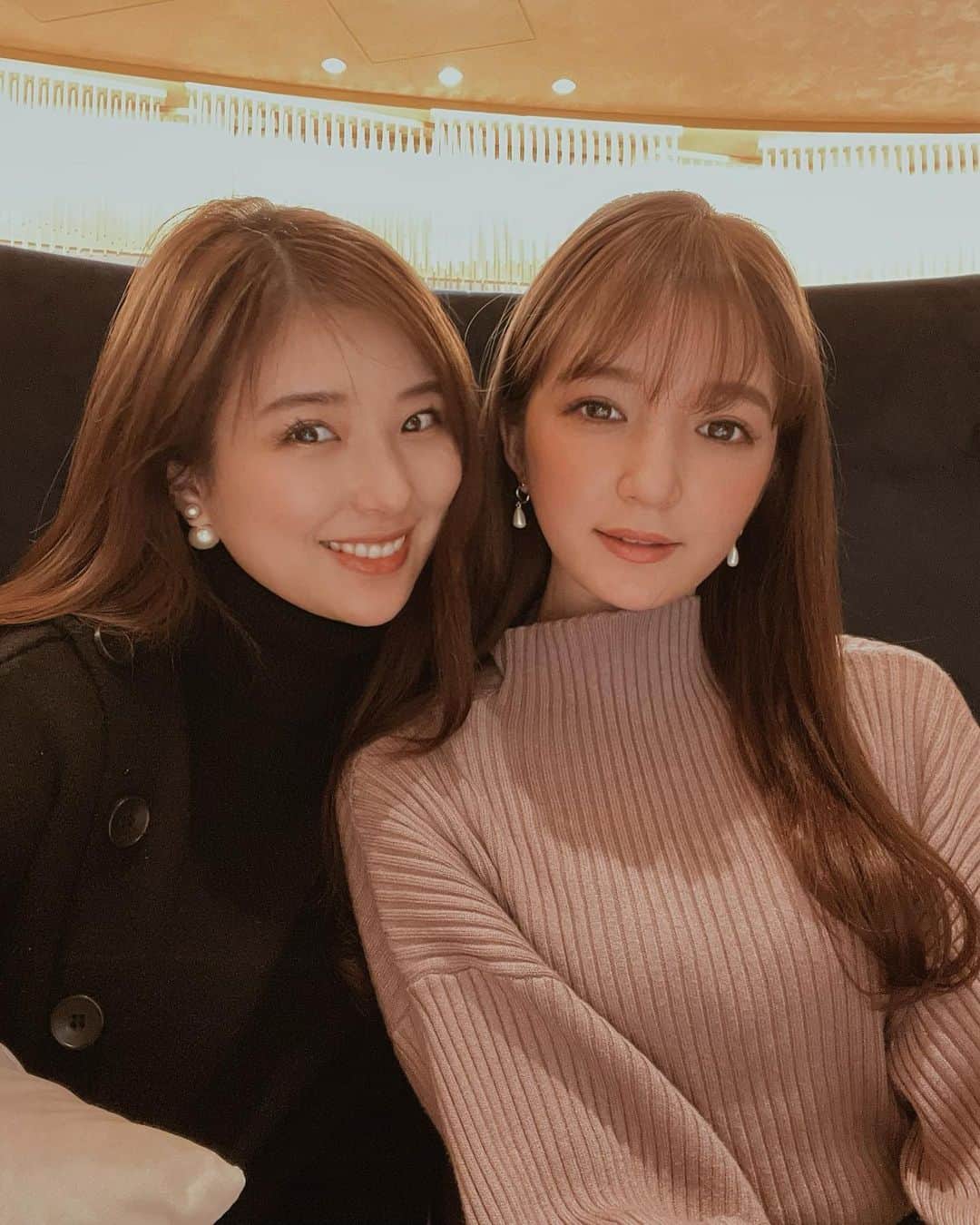 のインスタグラム：「私の友達は本当に美人で可愛いくて性格も良くて尊敬できる所も多くて、一緒にいて癒しでしかないです🥺❤️ この顔面で料理も上手いしなんなの🥺❤️❤️笑 . . 久々に話せて良かった〜 . . 私が上達したら一緒にゴルフ行こうね🏌️‍♀️♡ . . #friends#bestfriends#golfgirl#久々にカラコンしてみた#レヴィア#ペッパーカフェ」