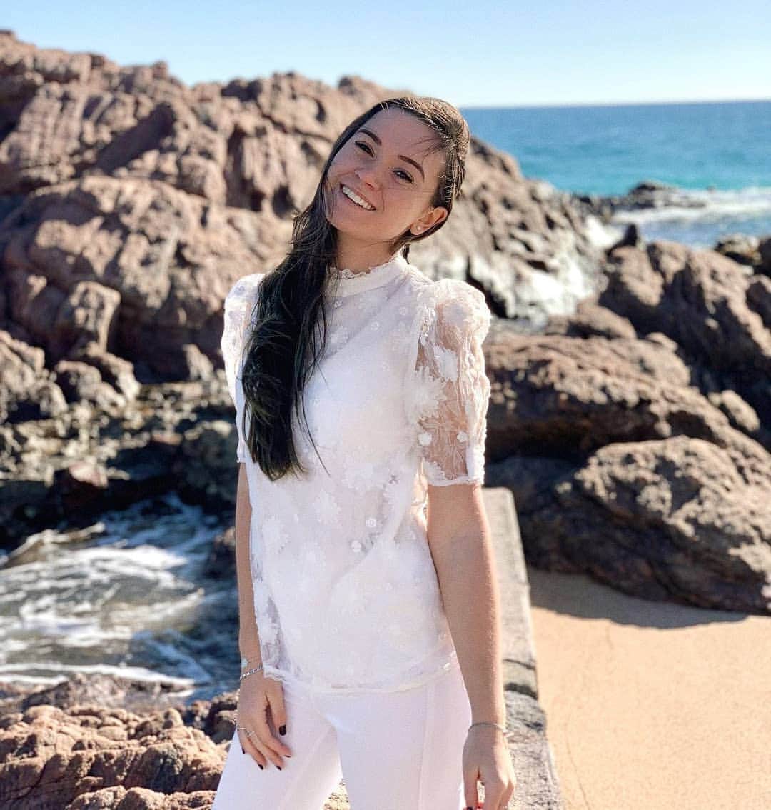 SHEINのインスタグラム：「Your daily dose of chic! 🤍☁ @annabzll  Shop Item #: 1801902  #SHEINgals #SHEINstyle #SHEINSS21 #vacationgoals」