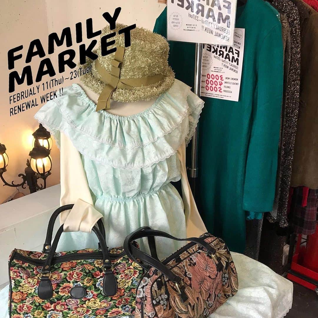 NUTTY Vintage&Collectibleのインスタグラム：「📰NEWS📰 本日より開催🎈NUTTYリニューアルに伴うお得な＜在庫処分セール＞FAMILY MARKET からオススメアイテムをピックアップ！  ▫︎ vintage hat ¥5000 ▫︎ cotton dress ¥5000 ▫︎ long tee shits ¥2000 ▫︎ gobelin bag ¥2000 each  好評開催中🎊 ⬇︎ファミマ詳細はこちら⬇︎  〜〜〜〜〜〜〜〜〜〜〜〜〜〜〜〜〜 NUTTY×NUTTY Little Room&Deco. presents 👨‍👩‍👧FAMILY MARKET👨‍👩‍👧 2/11(thu)~2/23(tue) 〜〜〜〜〜〜〜〜〜〜〜〜〜〜〜〜〜  ★LRD. ガーデンにてベビー&子供服、ユーズドウェアが¥1000/¥2000/¥3000 ★NUTTY店内にてヴィンテージウェア&ジュエリーが¥3000/¥4000/¥5000 （15~18日はリニューアル工事のためLRD.ガーデンにて開催）  🌀全て税込の均一価格🌀  〜〜〜〜〜〜〜〜〜〜〜〜〜〜〜〜〜  安心してお楽しみいただけますよう屋外にて開催（雨天中止の場合がございます） また、NUTTYではこまめに換気をしながら開催いたします。 ご来店時はマスクのご着用と手消毒のご協力をお願いいたします。  〜〜〜〜〜〜〜〜〜〜〜〜〜〜〜〜〜  〜NUTTYリニューアル工事のお知らせ〜  再来週【2/15(月)~2/18(木)の4日間】 NUTTYリニューアル工事の為、店舗営業をお休みいたします。」
