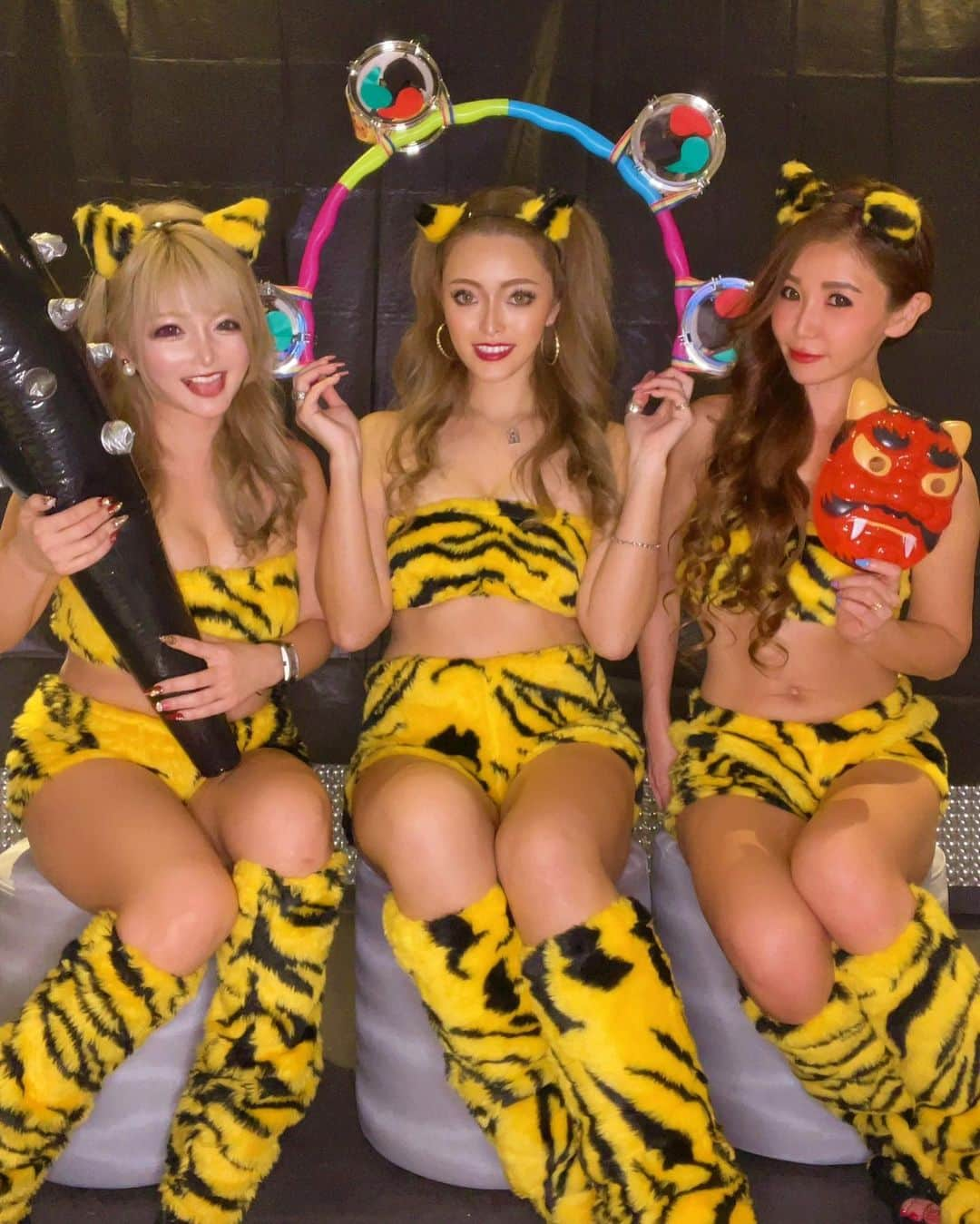 まっぴーさんのインスタグラム写真 - (まっぴーInstagram)「節分おわったけどしつこく鬼コスpic🤣🐯🐅 . この日まつげがショボくて化粧へんや😂💦👁 . . . #ラムちゃんコスプレ #鬼コスプレ#節分#まぴコス#🐯#👹」2月11日 14時55分 - mapink___