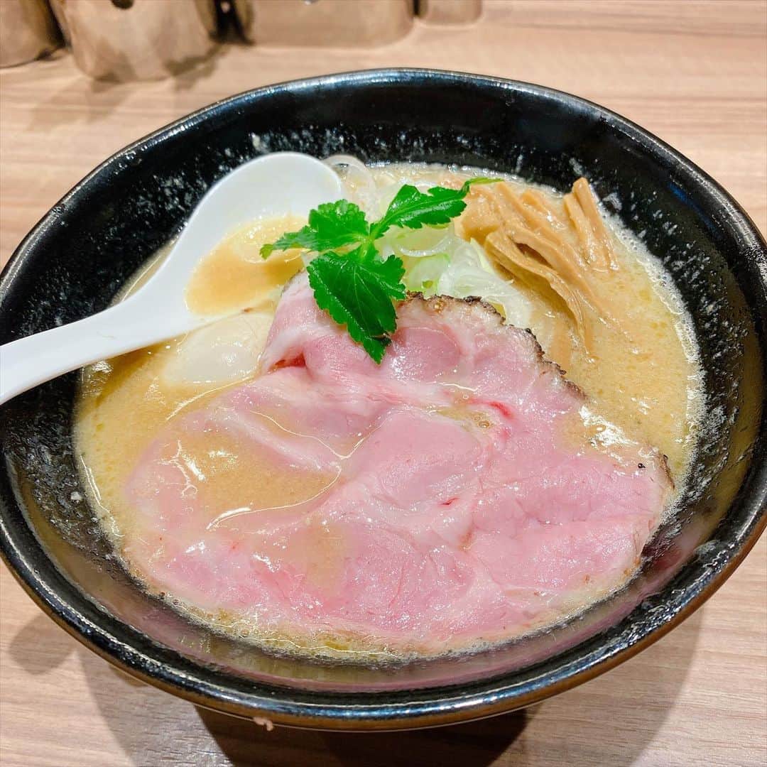 金巻ともこのグルメインスタ