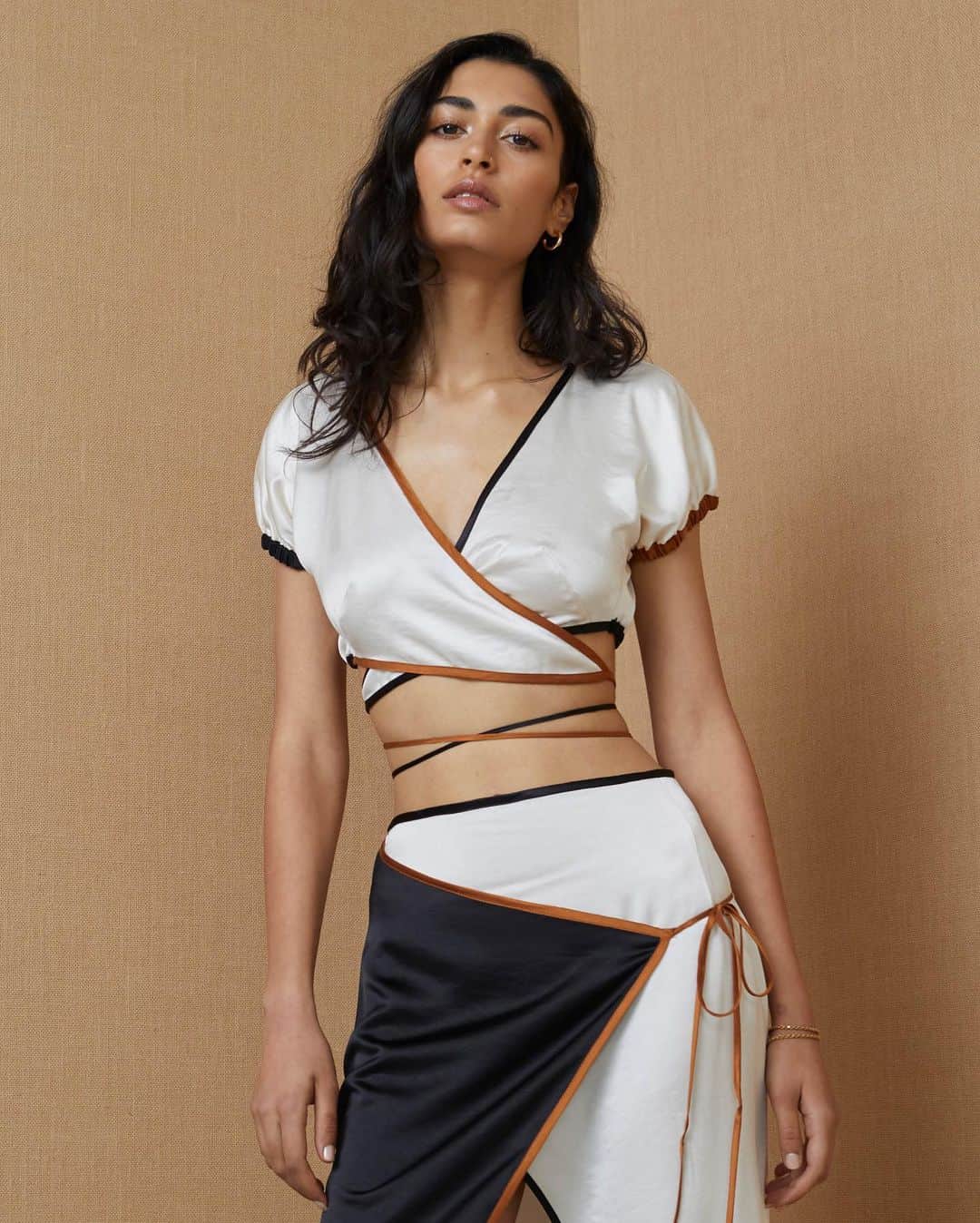ベック&ブリッジのインスタグラム：「Ready, set... the toi et moi top + skirt is now online for a limited time only. We won't be restocking this bad boy so get in quick #becandbridge」
