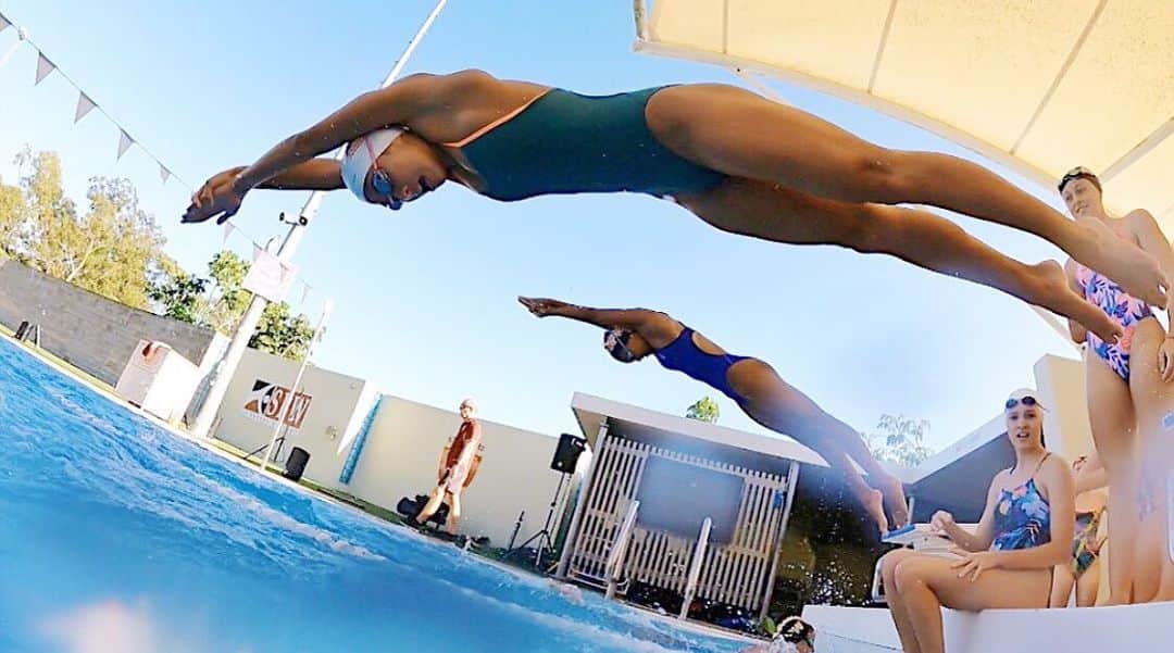 JOLYN Swimwearのインスタグラム：「FRIENDS WHO SWIM TOGETHER ________ 🏊‍♀️ finish the sentence 👇👇👇 // #jolynaustralia」