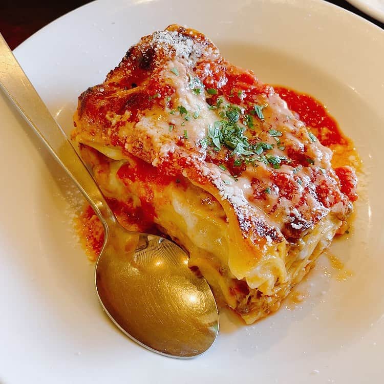 日暮愛葉さんのインスタグラム写真 - (日暮愛葉Instagram)「今日は珍しくピザとラザニア🍕 美味しかったなぁ。」2月11日 15時15分 - aiha_higurashi