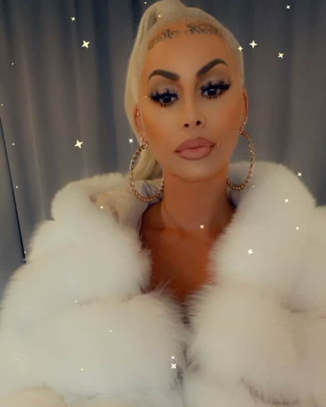 アンバー・ローズのインスタグラム：「🥶❄️」