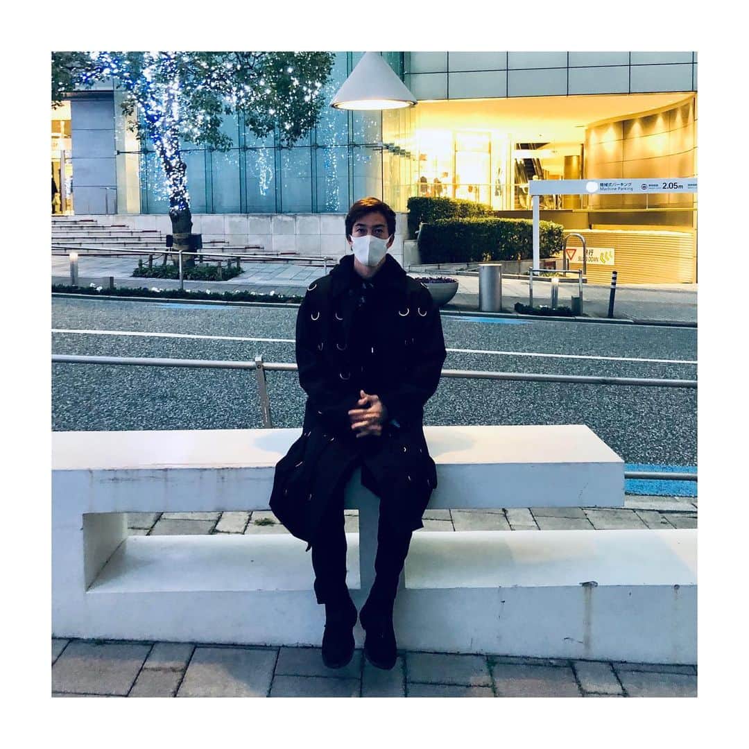 SEN（三辻茜）のインスタグラム：「Shopping for carabiners 🧗 カラビナを買わなきゃ」