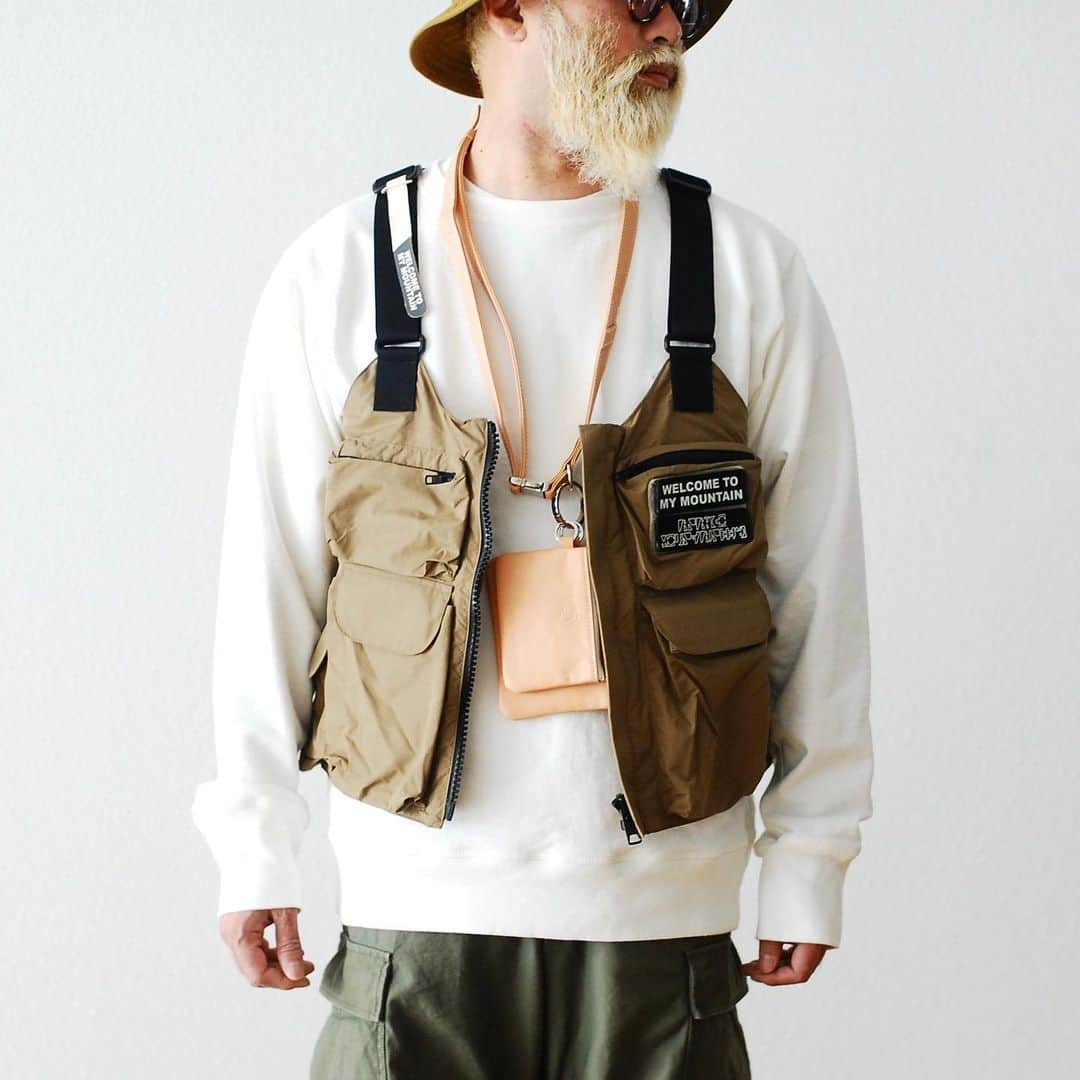 wonder_mountain_irieさんのインスタグラム写真 - (wonder_mountain_irieInstagram)「［#21SS］ MOUNTAIN RESEARCH / マウンテンリサーチ “Phishing Vest” ￥28,600- _ 〈online store / @digital_mountain〉 https://www.digital-mountain.net/shopdetail/000000012075/ _ 【オンラインストア#DigitalMountain へのご注文】 *24時間受付 *14時までのご注文で即日発送 *1万円以上ご購入で送料無料 tel：084-973-8204 _ We can send your order overseas. Accepted payment method is by PayPal or credit card only. (AMEX is not accepted)  Ordering procedure details can be found here. >>http://www.digital-mountain.net/html/page56.html  _ #MOUNTAINRESEARCH #マウンテンリサーチ _ 本店：#WonderMountain  blog>> http://wm.digital-mountain.info _ 〒720-0044  広島県福山市笠岡町4-18  JR 「#福山駅」より徒歩10分 #ワンダーマウンテン #japan #hiroshima #福山 #福山市 #尾道 #倉敷 #鞆の浦 近く _ 系列店：@hacbywondermountain _」2月11日 16時11分 - wonder_mountain_