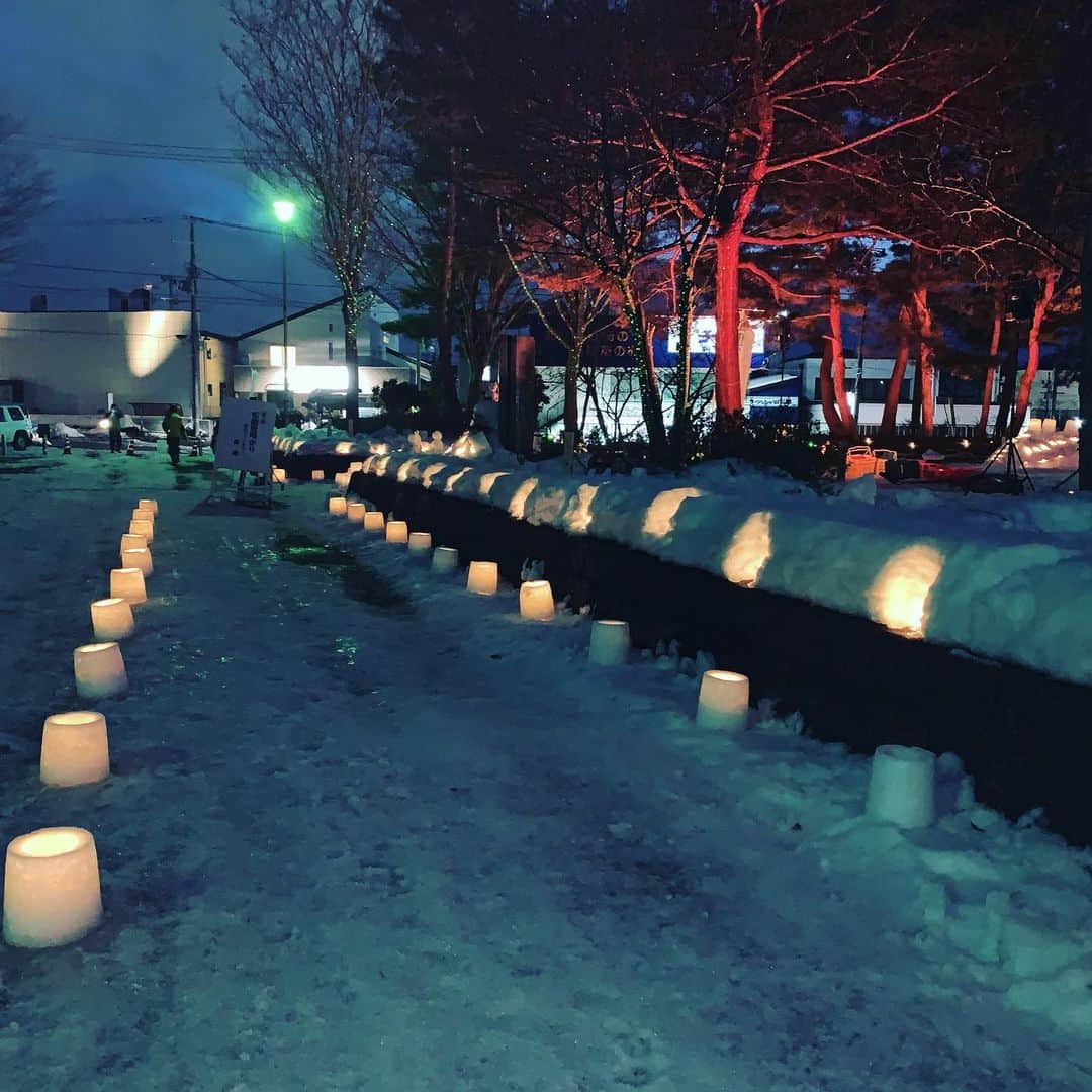 大隅智子さんのインスタグラム写真 - (大隅智子Instagram)「先日、もりおか雪あかりのサブ会場、松園中央公園からお伝えしました。 13日（土）14日（日）、盛岡市の松園中央公園で雪あかりのイベントが開催されます。 手作りの雪像や雪のオブジェの中のろうそくの灯り、雪あかり。 ぬくもりのある優しい灯りでした。 作り手の皆さんの努力にも心打たれました。 #もりおか雪あかり #サブ会場 #盛岡 #松園中央公園 #雪あかり #雪像 #オブジェ #雪 #ろうそく #灯り」2月11日 16時03分 - tomokotenki