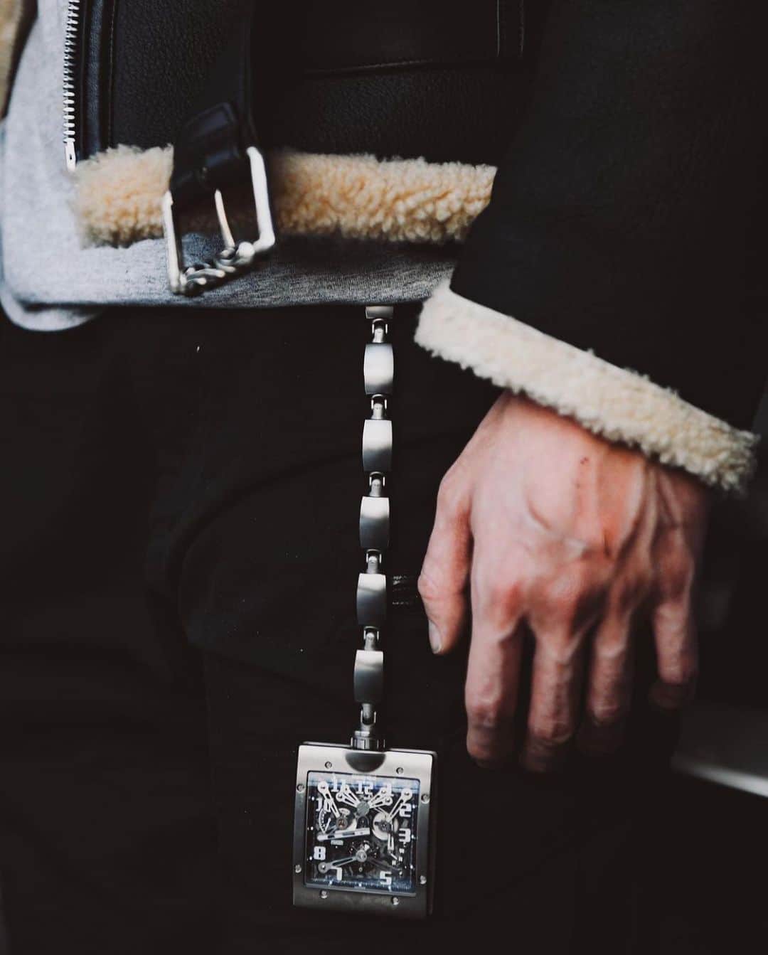 WATCHMANIAのインスタグラム：「Richard Mille RM-0020 Manual winding tourbillon pocket watch. In 62mm X 52mm  grade 5 titanium case and optional desk stand.  @linlinlinlu 1st pic 📸  #richardmille #richardmillerm0020 #rm0020 #pocketwatch #watchmania」