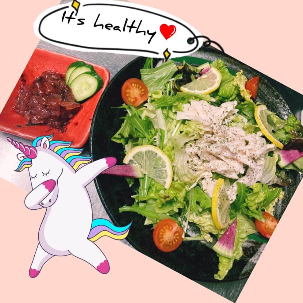 鍛冶二丁 新潟店のインスタグラム：「こんにちは!!ヽ(^0^)ノ 鍛治二丁 新潟駅前店です🎶  今回ご紹介するのは女性に大人気！！ 〘 梅くらげ〙〘蒸し鶏のレモンサラダ 〙 梅くらげは食前でも食後のおつまみとしても優秀❗サラダはダイエット中の方にもおすすめカロリー控えめなのにボリューム満点❗😋  提供もスムーズなので是非1度お試しあれ❤⸜(๑⃙⃘'ᗜ'๑⃙⃘)⸝❤  #鍛冶二丁 #新潟 #駅チカ #和食ごはん #和食 #洋食 #居酒屋 #居酒屋ごはん #味噌 #チーズ #黒毛和牛 #専門店 #鮮魚 #個室 #飲み放題 #宴会 #デート #合コン #グルメ #美味しいお店 #人気 #ビール #日本酒 #地酒 #飯テロ #肉 #肉バル#instagoodfoodpics  kusudamatennouji 👏」
