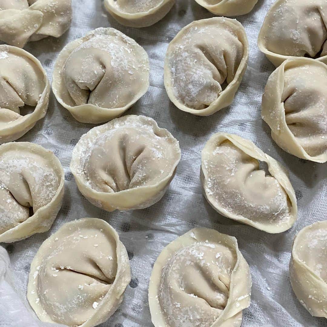 ウォン・ジナのインスタグラム：「🥟 🥟🥟」