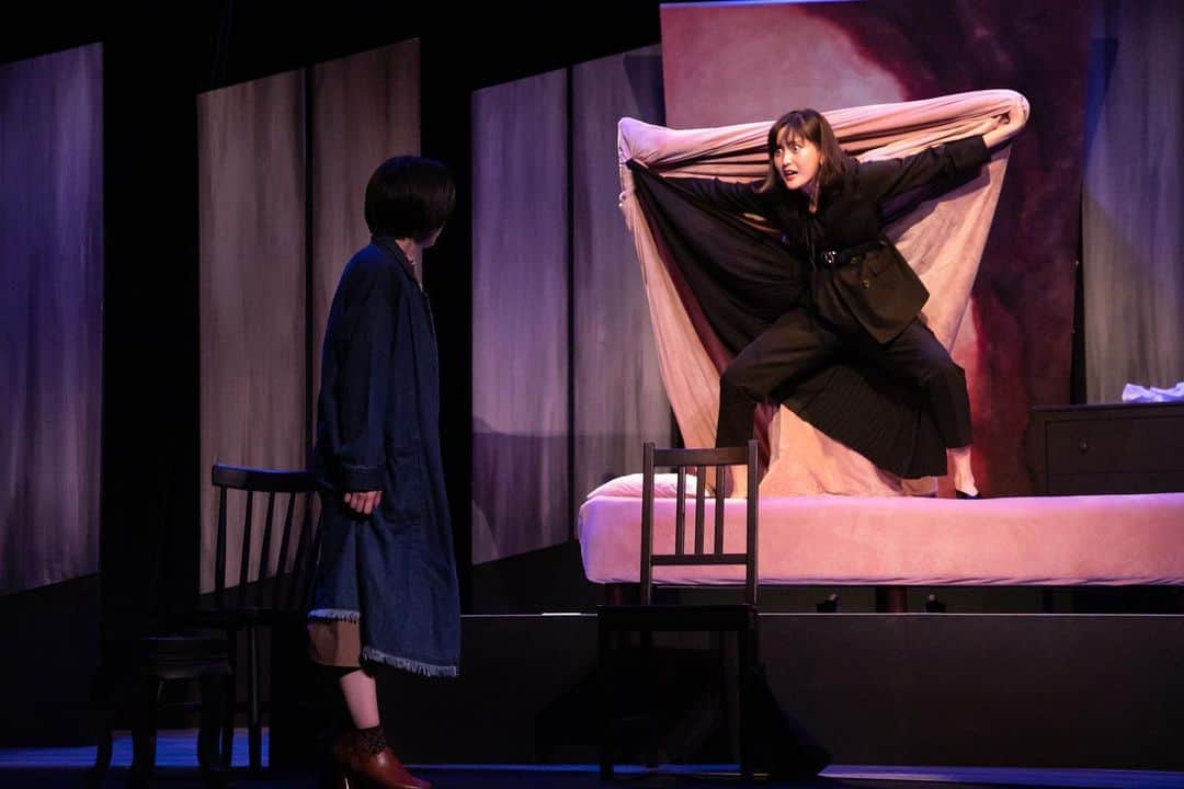 岩井七世のインスタグラム：「明日はPINK休演日🧠 ピーチは昼夜公演です🍑  気づけば残り2公演。気になってきたら、どうぞお見逃しなく。  #キ上PINK #キ上ピーチ」