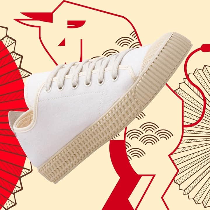 カーシューのインスタグラム：「The iconic #CarShoeSupernova sneakers are once again at your service. One pair, both for her and for him, that will elevate your style and accompany you on your Chinese New Year celebrations.」