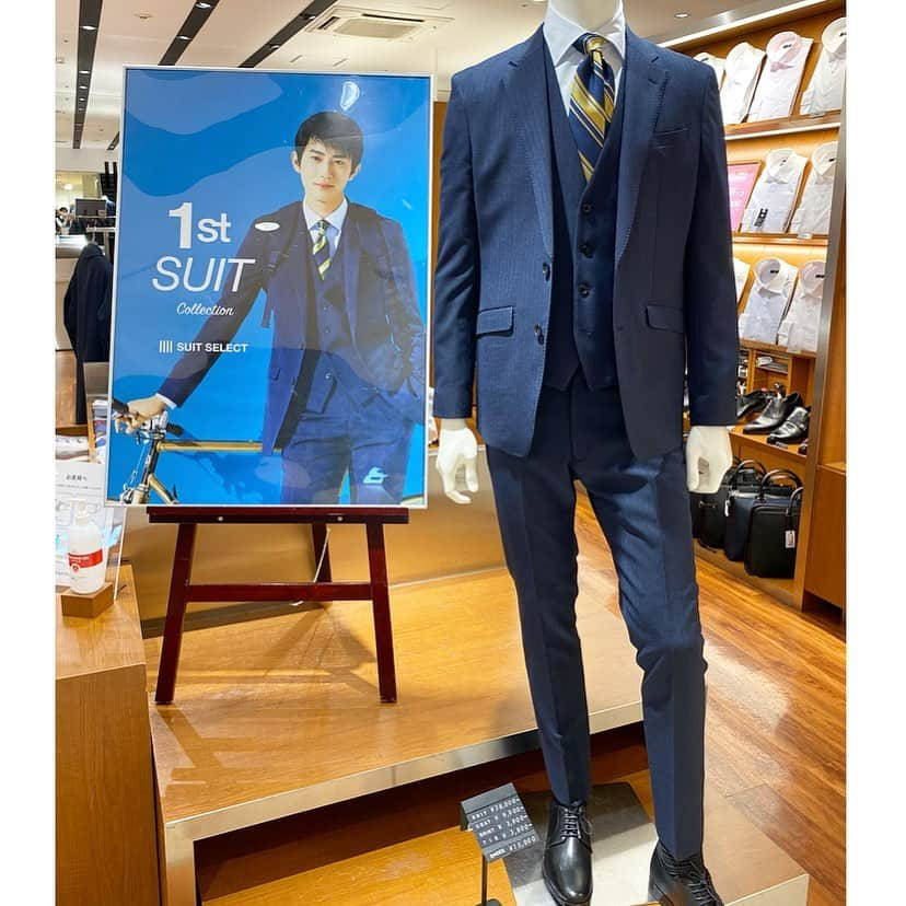 LATOV_ラトブ さんのインスタグラム写真 - (LATOV_ラトブ Instagram)「【2階　スーツセレクト】  1st SUIT COLLECTION  スーツセレクト初のブランド・アンバサダー、俳優の #杉野遥亮 さんが着用しているスーツ、入荷しております。  主に進学や就職を控えたお客様の初めてのスーツ、始まりのスーツを応援致します。  入学、卒業、新社会人まで出番の多いスーツ、長くご愛用いただける一着をお選びいただけるようスタッフ一同全力でサポートいたします。  #初めてのスーツ始まりのスーツ #スーツセレクト #スーツ #メンズスーツ　#レディーススーツ #ワイシャツコーデ #ネクタイコーデ #入学式スーツ #入社式スーツ #mensbridal #ladiefashion #suitstyle　#suitselect #スプリングコート #menssuit #ladiessuit #mensfashion #latov #ラトブ #いわき #いわき市 #いわき駅前 #2021春夏 #フレッシャーズスーツ #ファーストスーツ #1stスーツ」2月11日 17時31分 - latov_20071025