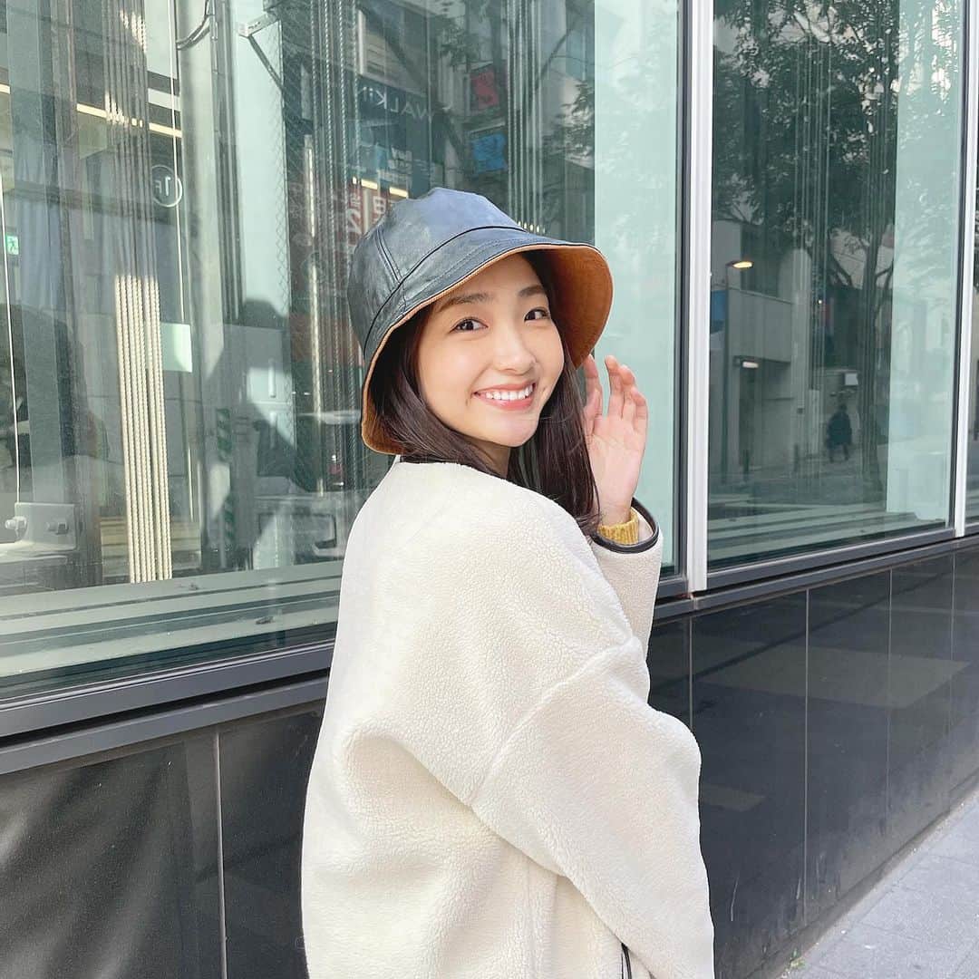 明星あゆみのインスタグラム：「すっぴんの日ややる気ない日に 大活躍してくれる こちらの帽子は @stylenanda_korea  . . . #韓国行きたい #バケットハット #ハット #帽子 #帽子コーデ #帽子好きと繋がりたい」