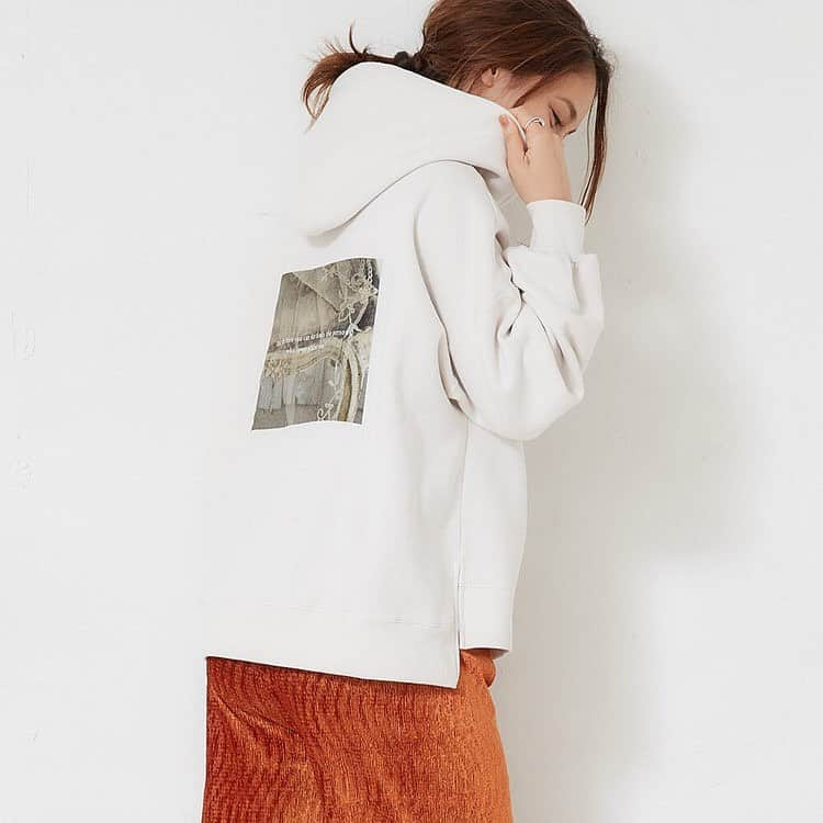 UNRELISHのインスタグラム：「special price﻿ ﻿ ﻿ ﻿ ﻿ ﻿ ﻿ #アンティークバックフォトプリントルーズパーカー﻿ 62%off﻿ ¥1,650 taxin﻿ ﻿ ﻿ ﻿ ﻿ ﻿ #UNRELISH﻿ #アンレsnap ﻿ ﻿ #instafashion #fashion #ootd #code #outfit #code #coordinate #今日のコーデ #カジュアル #きょコ #お洒落さんと繋がりたい #style #fashion #今日の服 #カジュアルコーデ  #casual #setup #セットアップ #selfie #プチプラコーデ  #ぷちぷらコーデ #zozotown ﻿ ﻿ ﻿ ﻿」