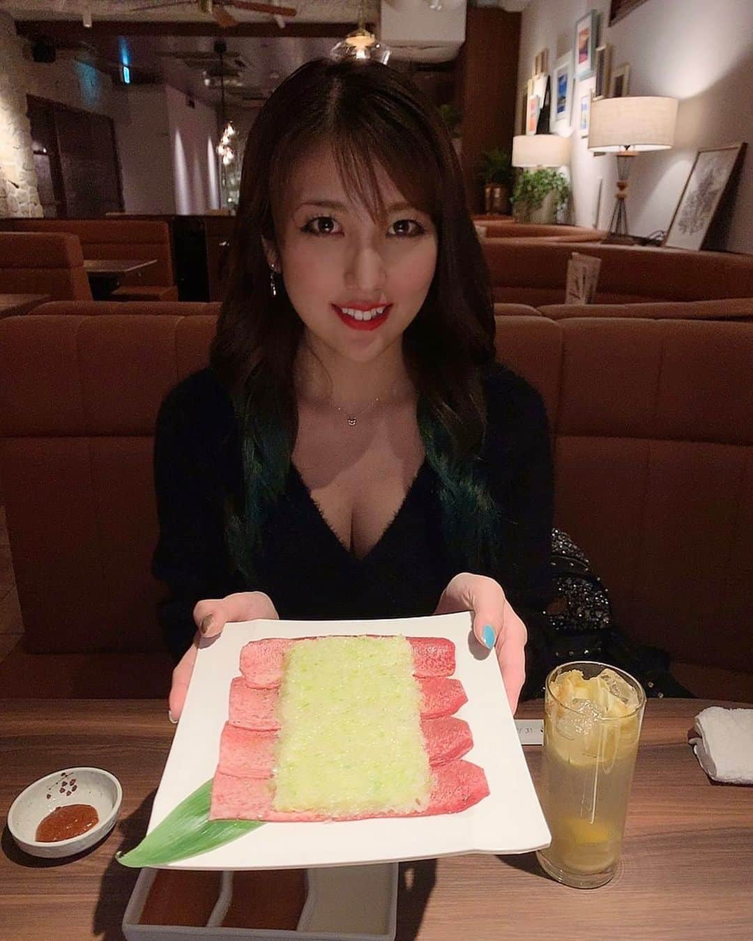 神谷麻美さんのインスタグラム写真 - (神谷麻美Instagram)「#焼肉 行ったよ～🥰💕✨ 全部美味しいんだよね～😋💖✨  #江ノ島グルメ #ネギタン #焼肉ぽんが」2月11日 17時57分 - asamice428