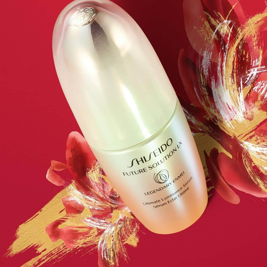 資生堂さんのインスタグラム写真 - (資生堂Instagram)「Glow into the Lunar New Year with Future Solution LX Legendary Enmei Ultimate Luminance Serum. Luck is on your side with this precious formula that features the legendary Enmei herb, a healing botanical hand-picked on the most auspicious day of the Japanese calendar.⁣ ⁣ #ShiseidoHoliday #ShiseidoSkincare #FutureSolutionLX」2月11日 18時00分 - shiseido