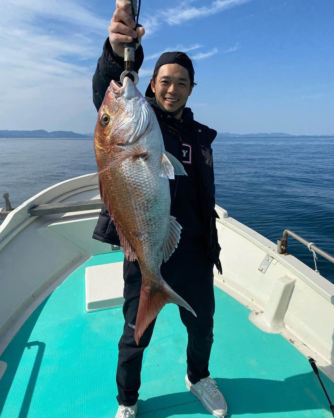 西條 祐也さんのインスタグラム写真 - (西條 祐也Instagram)「fishing  釣り行きたい人連れてったるでー🚢🐟  #fishing #釣り #大阪　#和歌山　#加太漁港  #漁師　#釣りビジネス」2月11日 18時06分 - yuyaman222