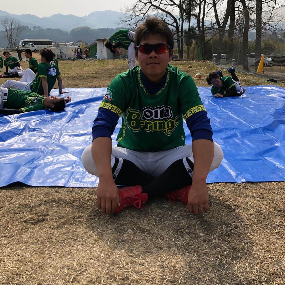 のインスタグラム：「写真じゃ伝わらないのが悔しいけど、野球やってる時の顔が赤堀さんと嶺井にしか見えない原野くんと後藤くん。 後藤くんに至っては嶺井さんのご好意で寄付してくれたキャッチャー道具でキャッチャーやってるから練習中なんの疑いもなく嶺井って呼んじゃってる笑」