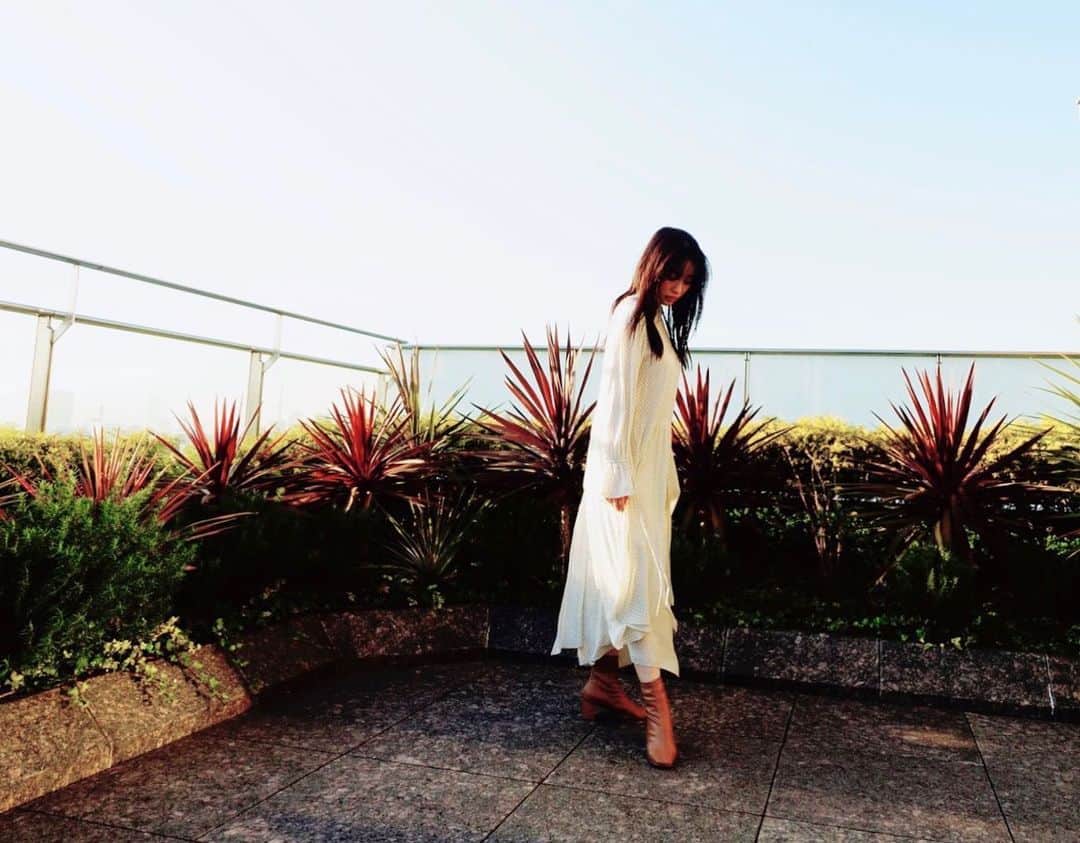 泉里香さんのインスタグラム写真 - (泉里香Instagram)「緑と空に癒される🪴 みなさんどんな休日でしたか」2月11日 18時24分 - rika_izumi_