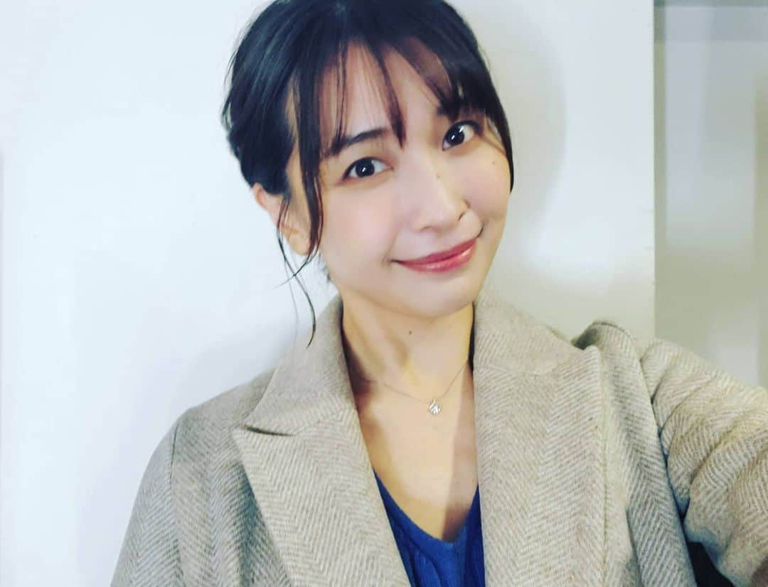 山崎真実さんのインスタグラム写真 - (山崎真実Instagram)「短編ドラマ「私の”好き”って変ですか？」に出演させていただきました！  EP1「他人の男が欲しい女」 他人の男にばかり手を出す女の本音とは？  https://youtu.be/NKtjz2MowUU  [ 出演 ] 三上悠亜 たくみなかう 山崎真実 古川真奈美 中町JP  [ 脚本 ] 妹尾ユウカ   YouTubeで配信開始しましたのでぜひ観て下さい！  #youtubeドラマ#youtube #恋愛ドラマ#配信開始#配信中#恋愛」2月11日 23時55分 - mami_yamasaki0920