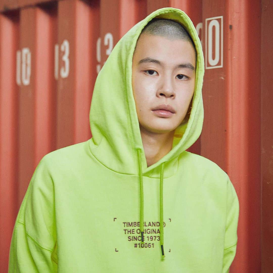 ティンバーランドのインスタグラム：「Hi-Vis: stand out in the crowd. #Timberland」